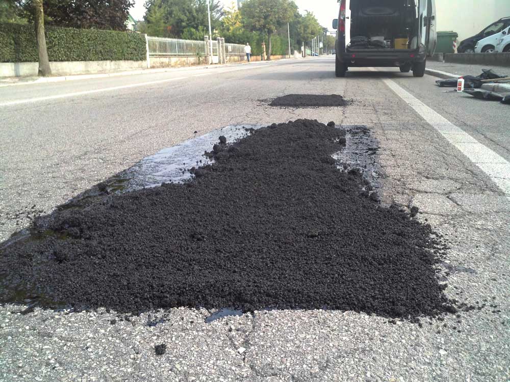 Posa bitume e asfalto fibrato - Via Schiavons, Cordenons