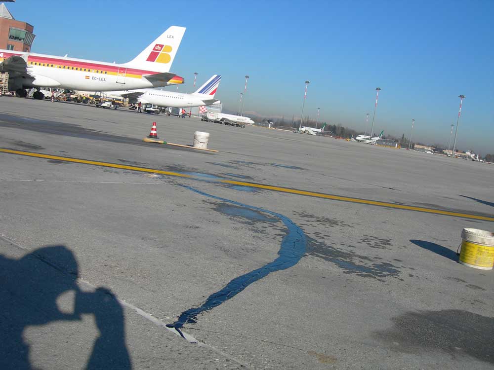 Sigillatura pista - Aeroporto Marco Polo Venezia